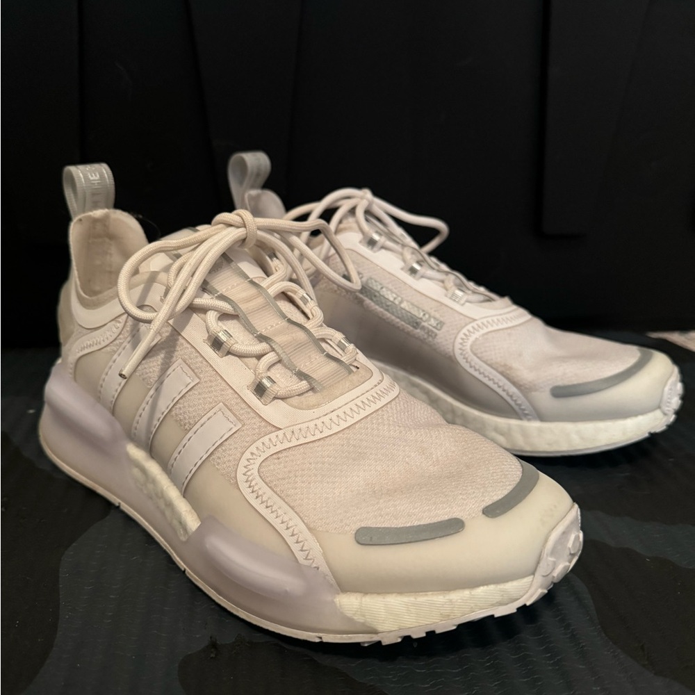 White Adidas NMDs